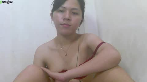 Snapshot of urasianlover69x chatting on 12.27.24 rai online show from 12.27.24