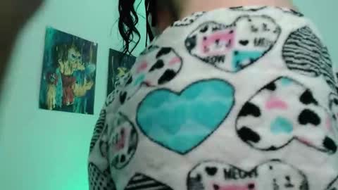 Snapshot of urbaby6irl chatting on 02.05.25 Danielle  online show from 02.05.25