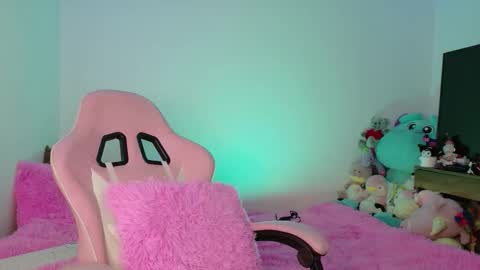 Danielle  online show from 11.21.25