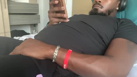 Snapshot of urbandick5 chatting on 03.19.26 urbandick5 online show from 03.19.26