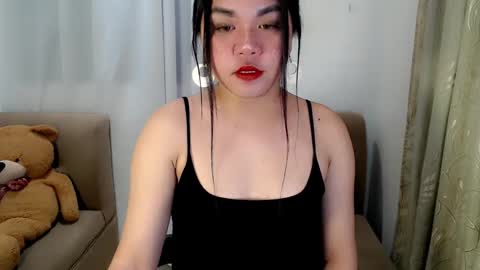 Snapshot of urbitchfantasexx_miles25 chatting on 12.24.24 Miles online show from 12.24.24