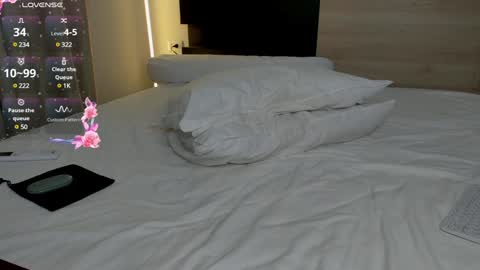 Snapshot of urblonde001 chatting on 12.08.24 Ksenia Pterson online show from 12.08.24