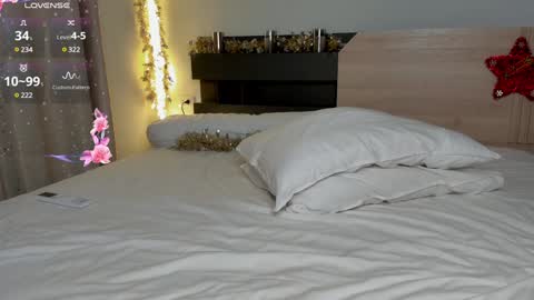 Snapshot of urblonde001 chatting on 12.23.24 Ksenia Pterson online show from 12.23.24