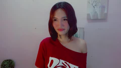 Snapshot of urblossom_princess chatting on 07.17.26 urblossom_princess online show from 07.17.26