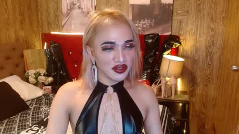 KENDALL online show from 01.04.25