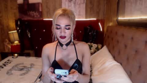 KENDALL online show from 01.07.25