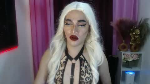 KENDALL online show from 10.04.25