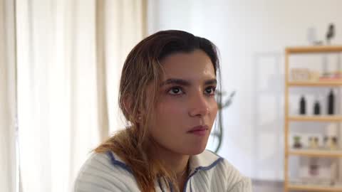 Snapshot of urcutelinda chatting on 12.13.24 Linda Restrepo online show from 12.13.24