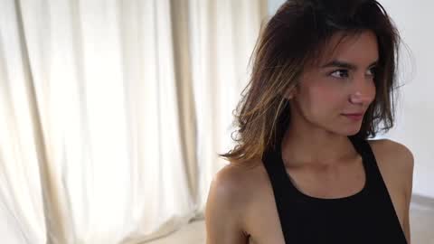 Snapshot of urcutelinda chatting on 12.19.24 Linda Restrepo online show from 12.19.24