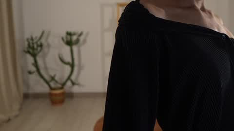 Snapshot of urcutelinda chatting on 12.22.24 Linda Restrepo online show from 12.22.24