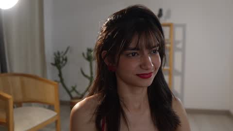 Snapshot of urcutelinda chatting on 12.27.24 Linda Restrepo online show from 12.27.24