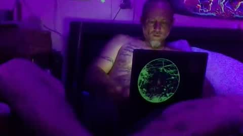 Snapshot of urdaddy875867 chatting on 04.20.26 urdaddy875867 online show from 04.20.26