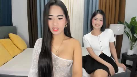 Snapshot of urdream_girl02 chatting on 10.18.25 URDREAMGIRL JESS online show from 10.18.25