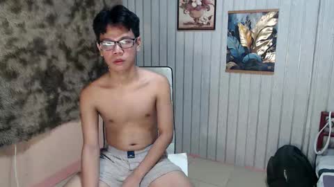 Snapshot of urdreamboy_doms chatting on 05.13.26 urdreamboy_doms online show from 05.13.26