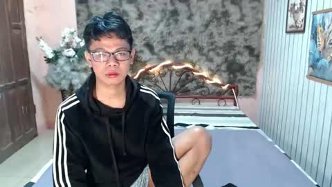 Snapshot of urdreamboy_doms chatting on 06.21.26 urdreamboy_doms online show from 06.21.26