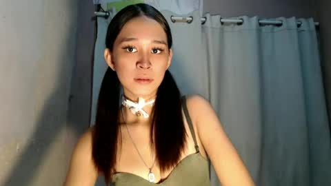 Snapshot of urdreamgirl_stephanie chatting on 06.18.26 stephanie online show from 06.18.26