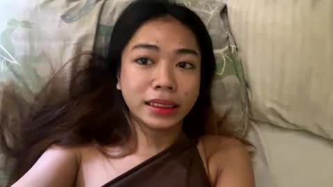 Snapshot of urfantacyjamaica chatting on 04.15.26 ayumi reacher online show from 04.15.26