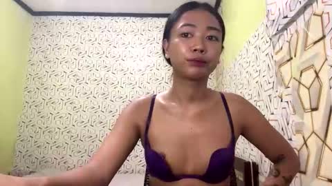 Snapshot of urfantacyjamaica chatting on 04.28.26 ayumi reacher online show from 04.28.26