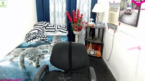 Snapshot of urfantacyoflove chatting on 12.18.25 Milka online show from 12.18.25