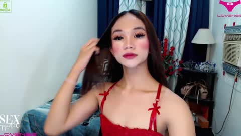 Snapshot of urfantacyoflove chatting on 01.11.26 Milka online show from 01.11.26