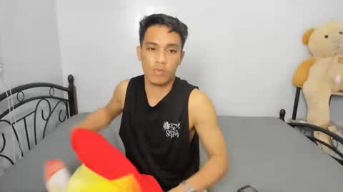 Snapshot of urfucker_vinz chatting on 02.14.26 urfucker_vinz online show from 02.14.26