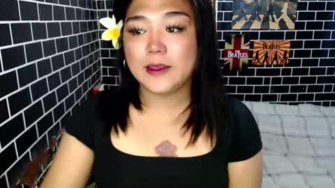 Snapshot of urgirl_dimple chatting on 09.13.25 Dimple online show from 09.13.25
