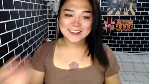 Snapshot of urgirl_dimple chatting on 09.17.25 Dimple online show from 09.17.25