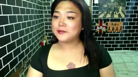 Snapshot of urgirl_dimple chatting on 09.22.25 Dimple online show from 09.22.25