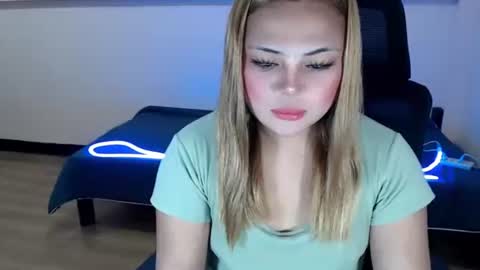 Snapshot of urgoddessophiaxxx chatting on 02.22.26 Miss Sophia3 online show from 02.22.26