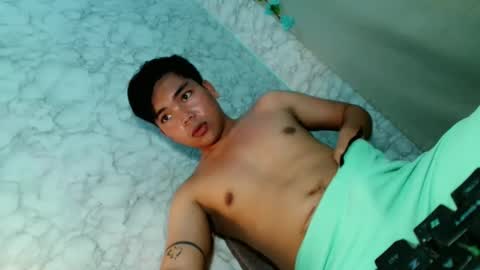 Snapshot of urhot_kharlxoxo chatting on 05.07.26 john carlo online show from 05.07.26