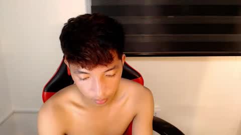 Snapshot of urhotethanxx chatting on 02.14.26 Ethan online show from 02.14.26