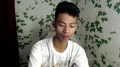 Snapshot of urhotfuckingass chatting on 01.29.25 richard online show from 01.29.25