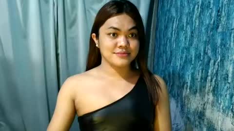 Snapshot of urhottie_bella chatting on 06.18.26 urhottie_bella online show from 06.18.26