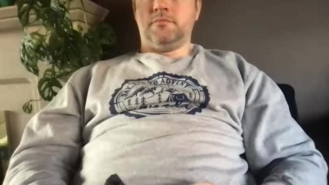 Snapshot of urhungdaddy8 chatting on 11.26.25 Hung Daddy online show from 11.26.25