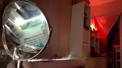 urlittlefilipina online show from 11.21.25