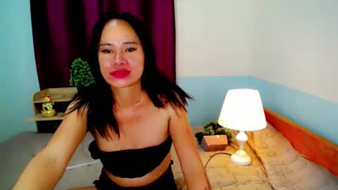 urlovely_che online show from 10.24.25