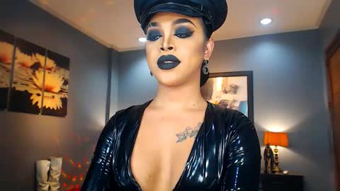 UrMajestyTyra online show from 01.23.25