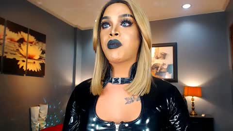 UrMajestyTyra online show from 02.11.25