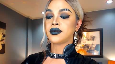 UrMajestyTyra online show from 02.16.25