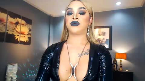 UrMajestyTyra online show from 02.24.25