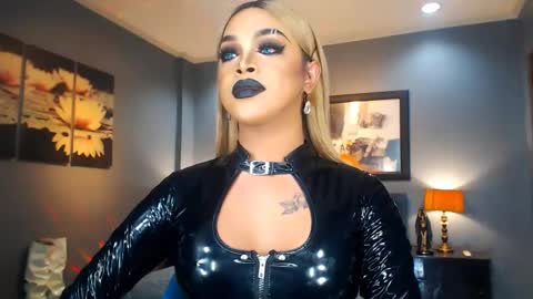 UrMajestyTyra online show from 02.25.25