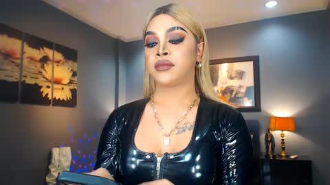 UrMajestyTyra online show from 03.09.25