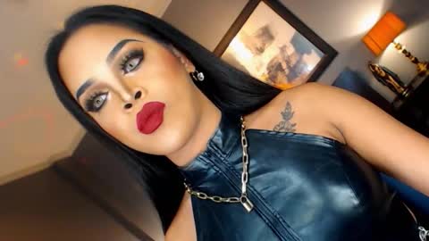 UrMajestyTyra online show from 11.18.25