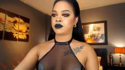 Snapshot of urmajestytyra chatting on 04.21.26 UrMajestyTyra online show from 04.21.26