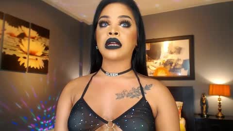 Snapshot of urmajestytyra chatting on 04.26.26 UrMajestyTyra online show from 04.26.26