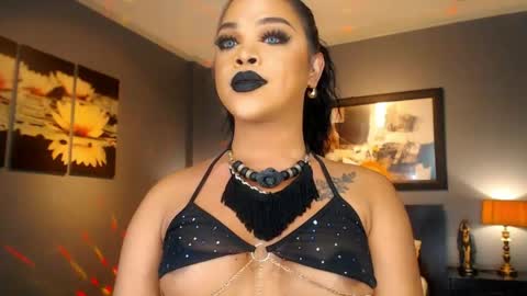 Snapshot of urmajestytyra chatting on 04.28.26 UrMajestyTyra online show from 04.28.26