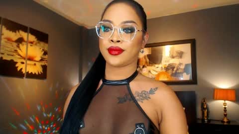 Snapshot of urmajestytyra chatting on 05.13.26 UrMajestyTyra online show from 05.13.26