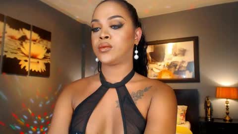 Snapshot of urmajestytyra chatting on 05.21.26 UrMajestyTyra online show from 05.21.26