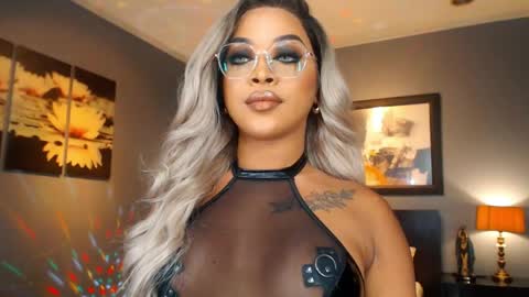 Snapshot of urmajestytyra chatting on 05.26.26 UrMajestyTyra online show from 05.26.26