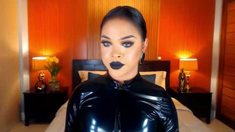 Snapshot of urmajestytyra chatting on 06.24.26 UrMajestyTyra online show from 06.24.26